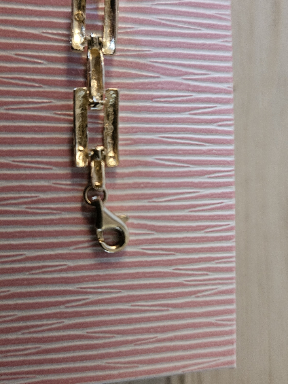 Gold Link Bracelet - Chunky Rectangular Links - Picture 5 of 7